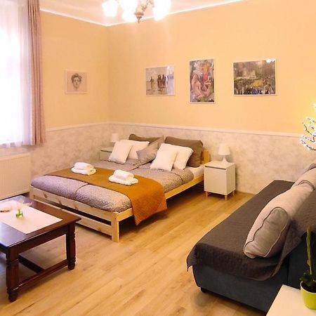 Center Apartman סגד מראה חיצוני תמונה