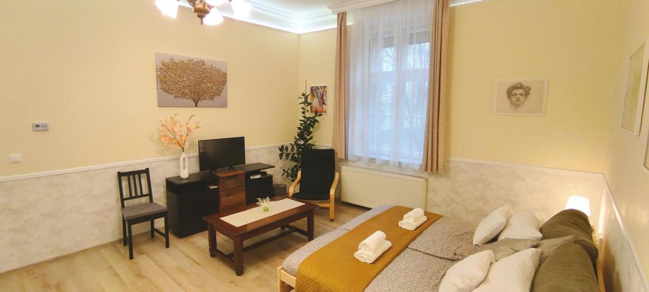 Center Apartman סגד מראה חיצוני תמונה