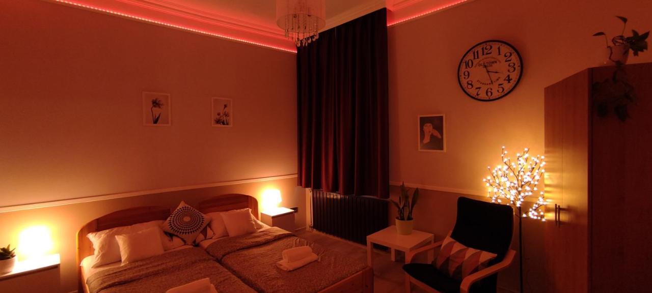 Center Apartman סגד מראה חיצוני תמונה