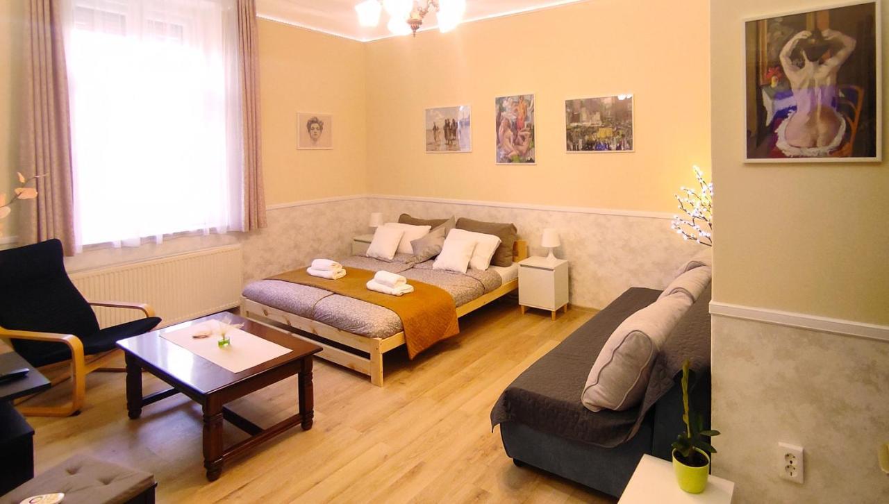 Center Apartman סגד מראה חיצוני תמונה
